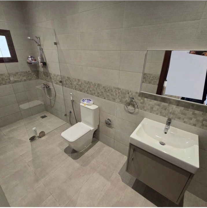 property 124 image 4