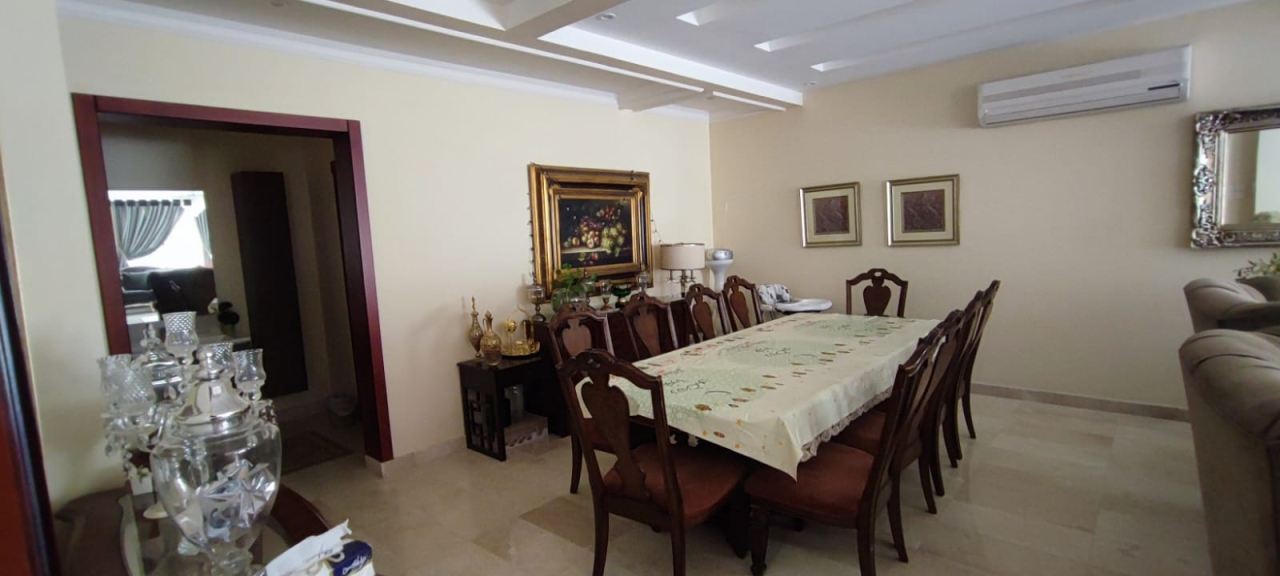 property 180 image 8