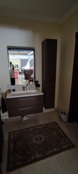 property 180 image 6