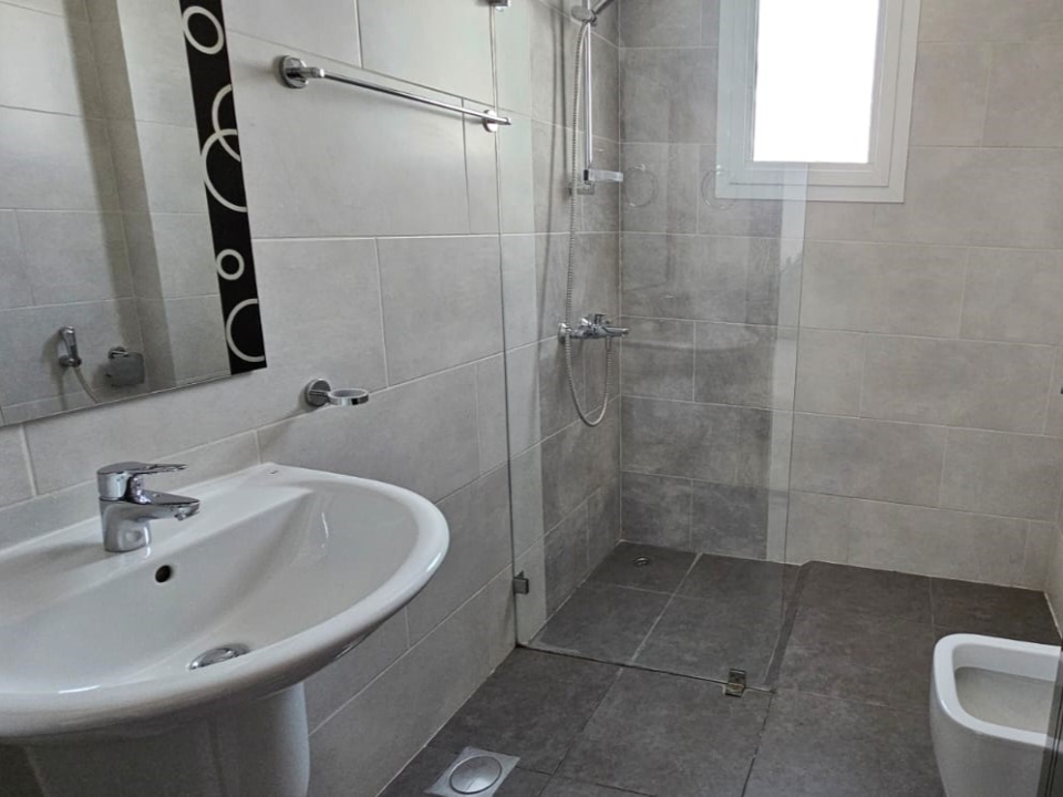 property 200 image 3