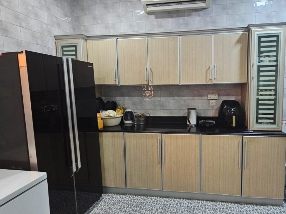 property 203 image 0