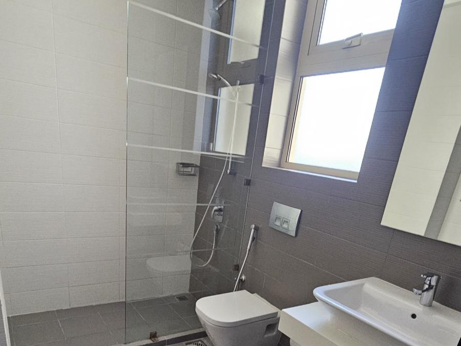 property 209 image 4