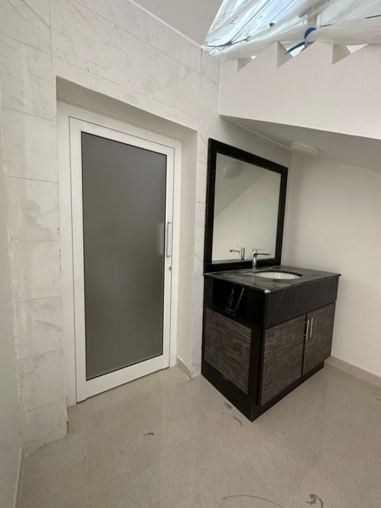 property 213 image 9