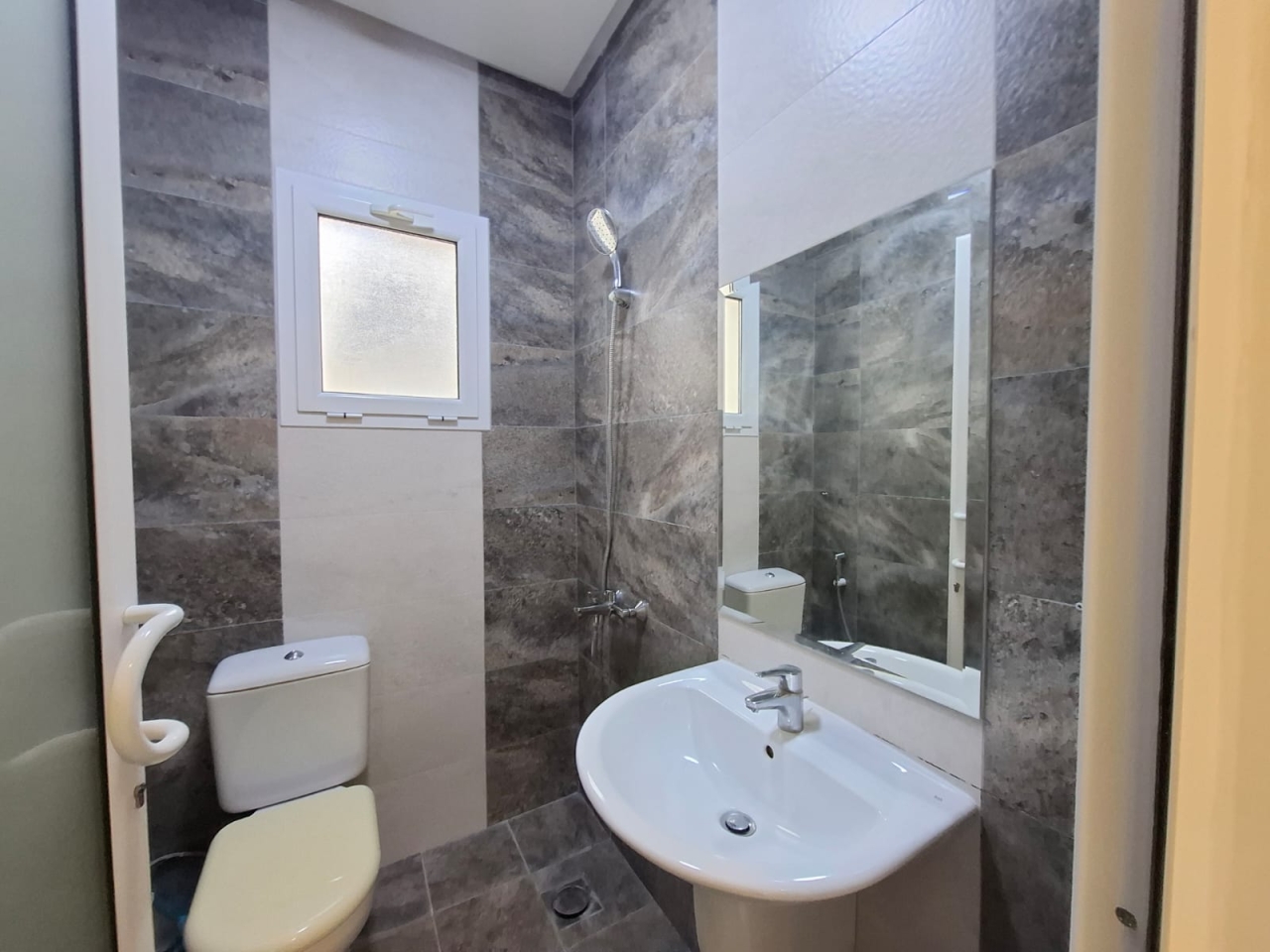 property 271 image 7