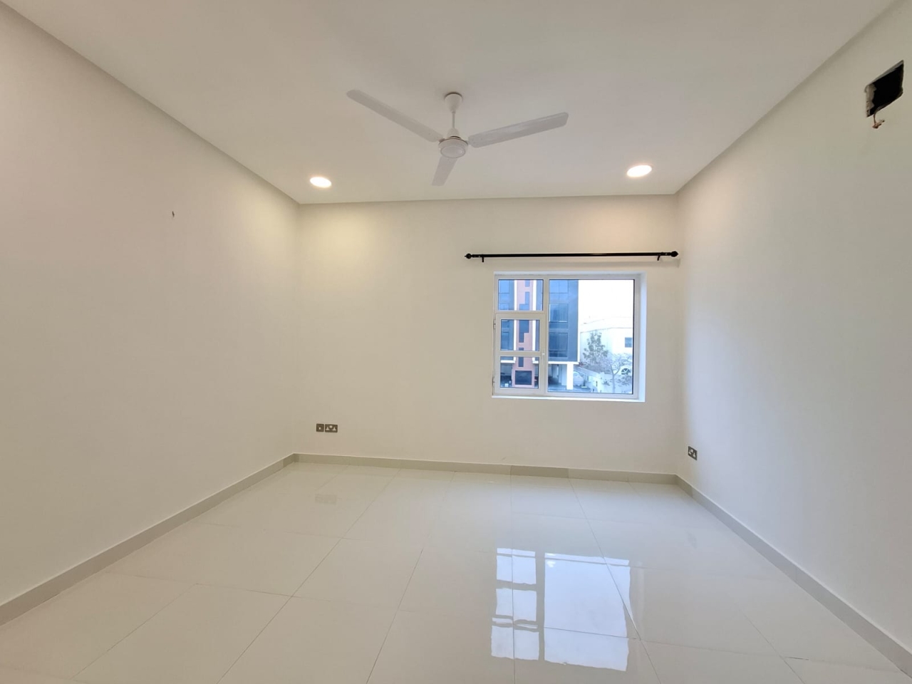 property 271 image 4