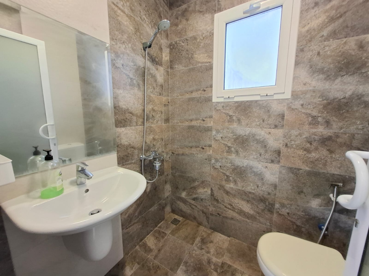 property 271 image 0