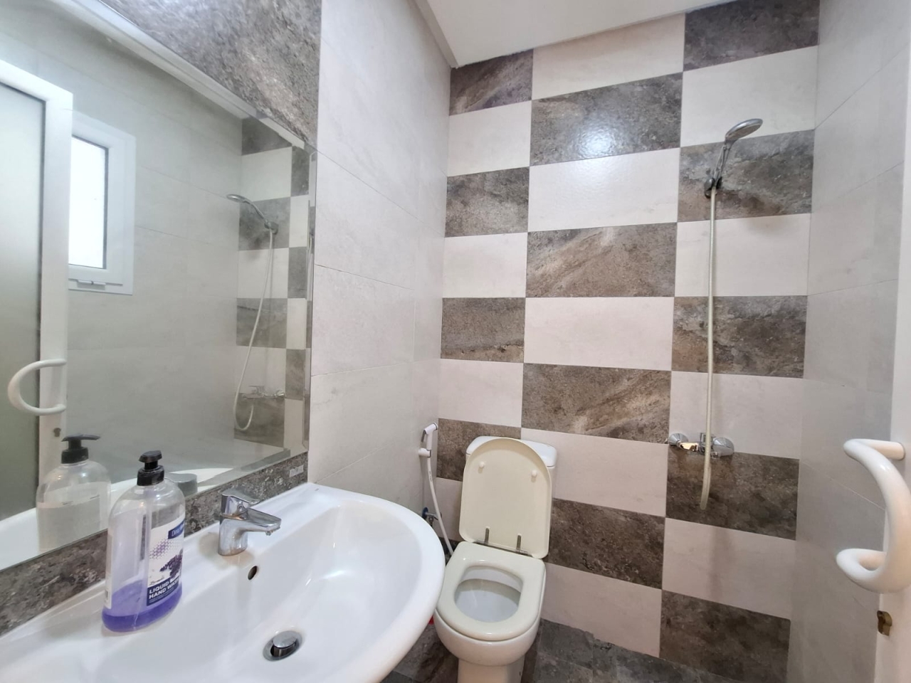 property 271 image 6