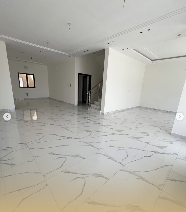 property 276 image 2