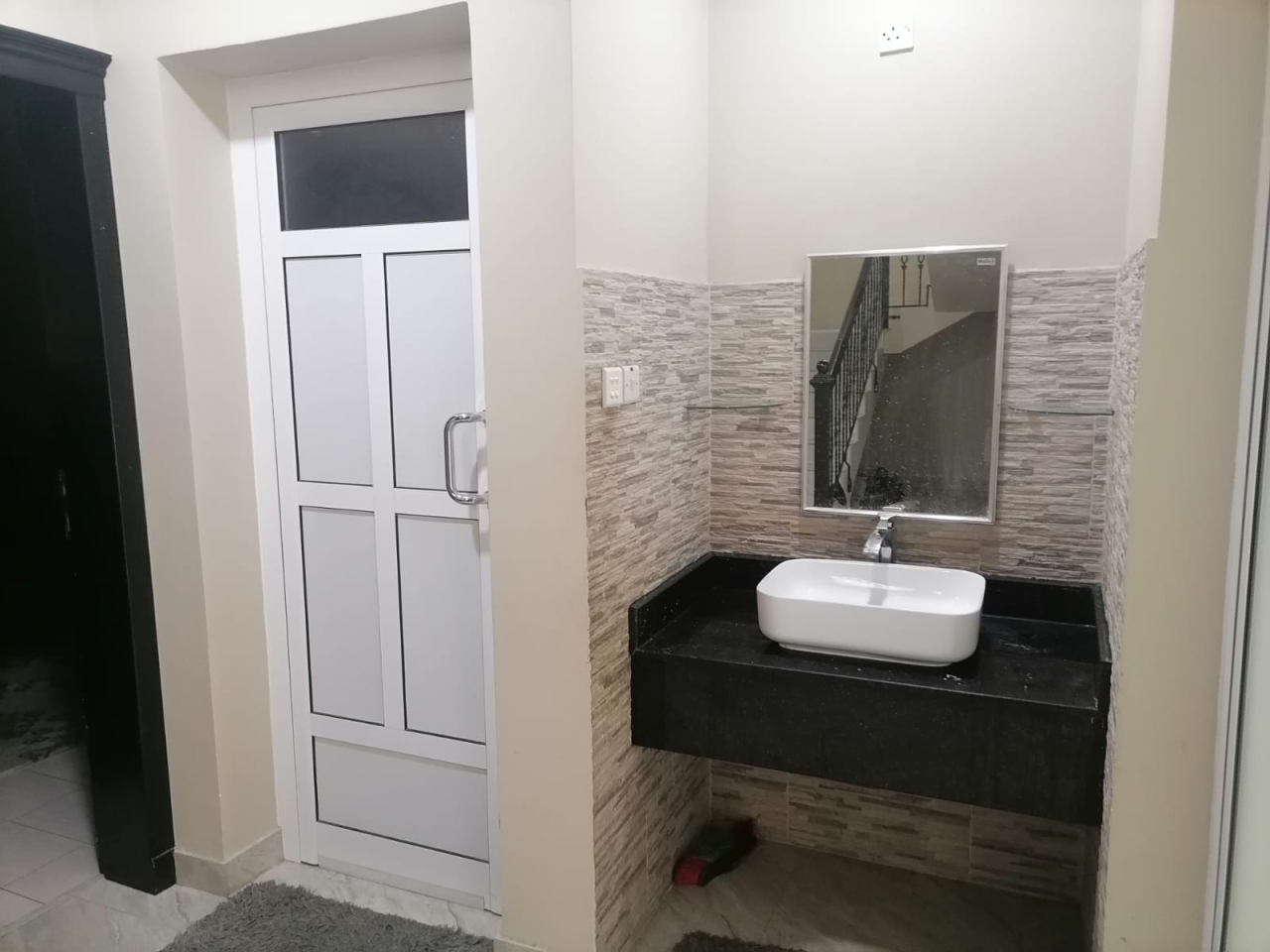 property 277 image 7