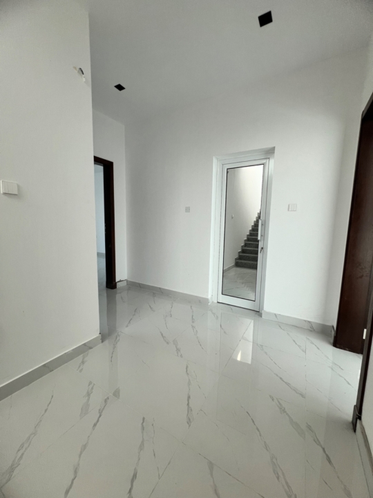 property 282 image 13