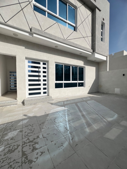 property 282 image 1