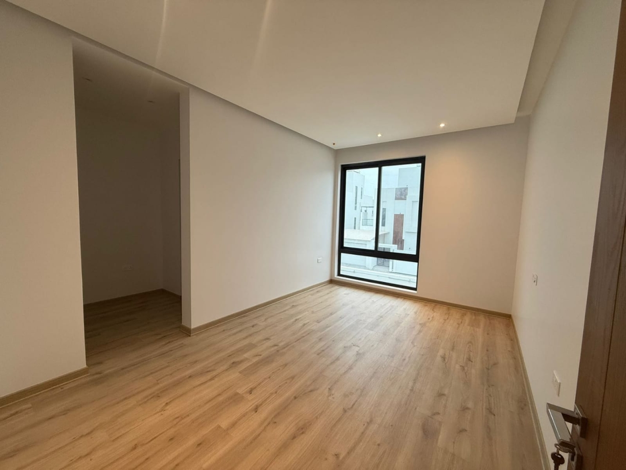 property 286 image 13