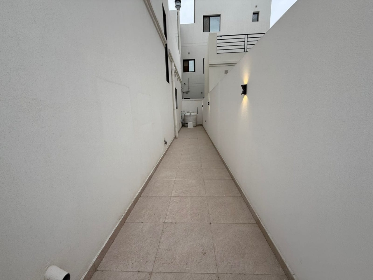 property 286 image 1