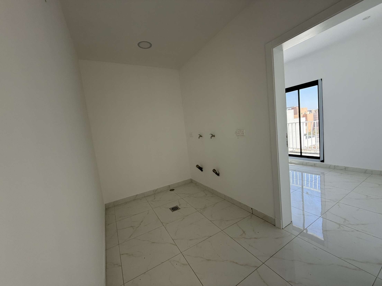 property 296 image 5