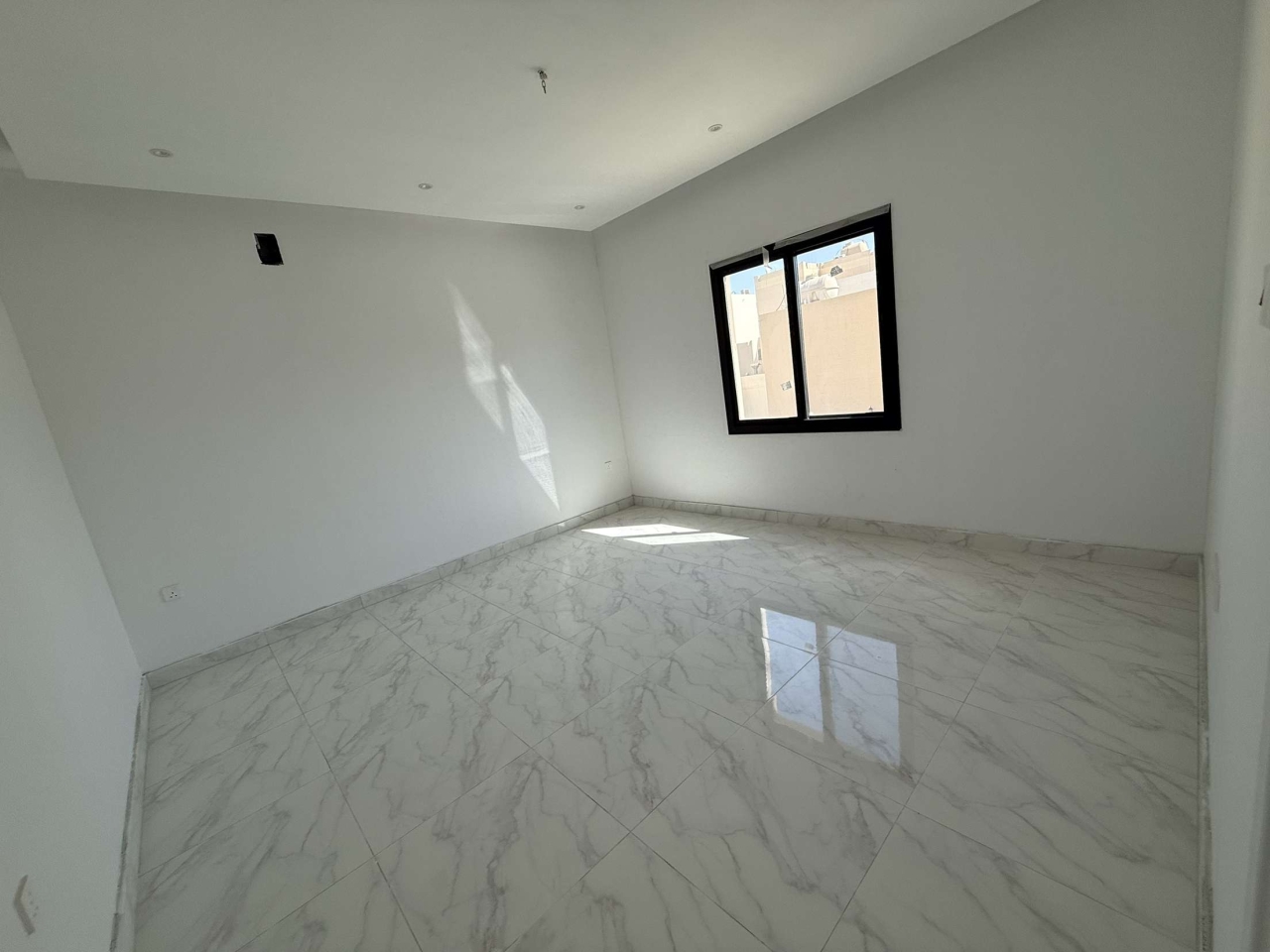 property 297 image 3