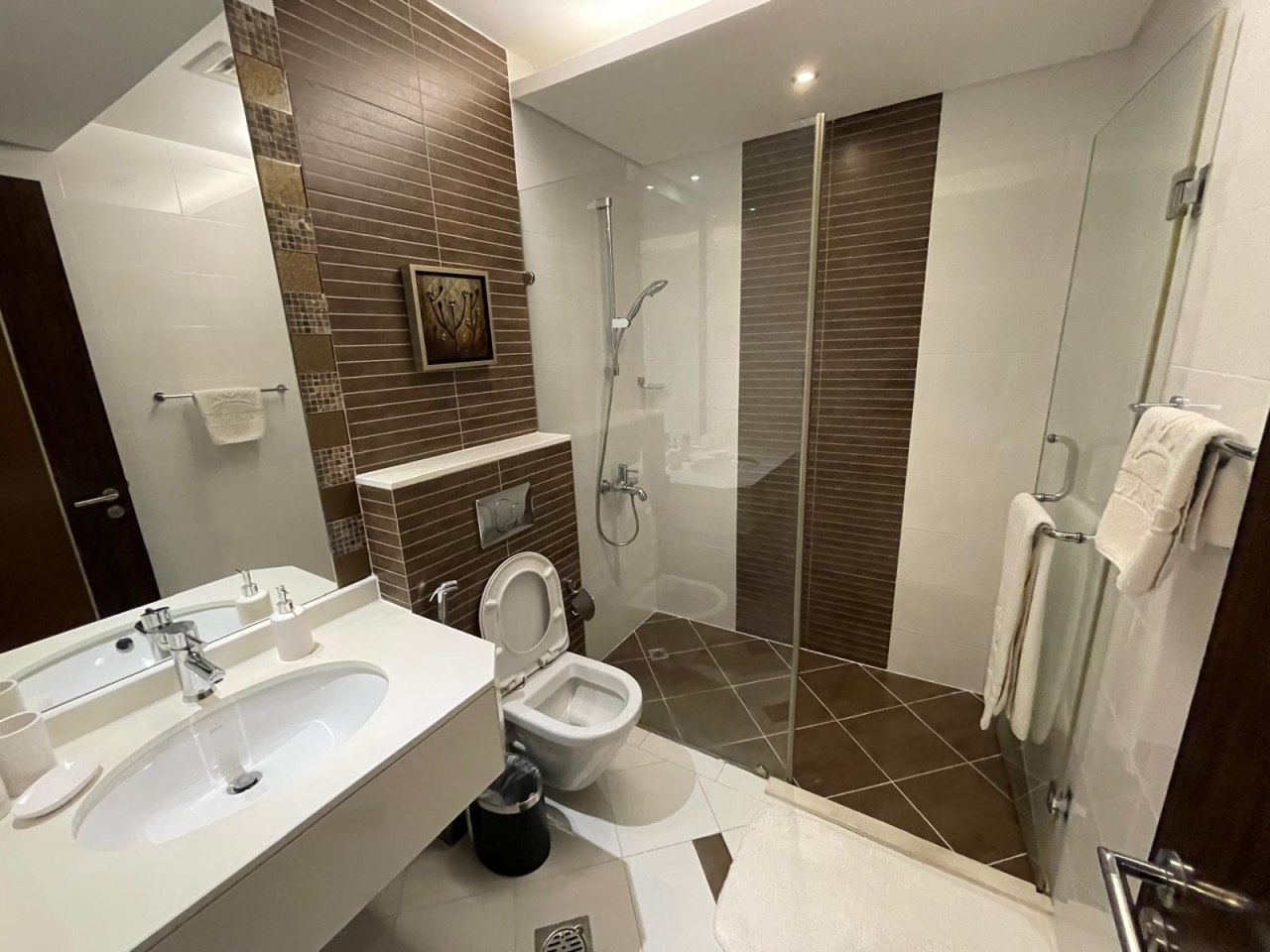 property 302 image 4