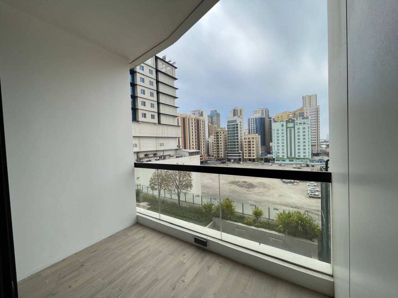 property 305 image 7
