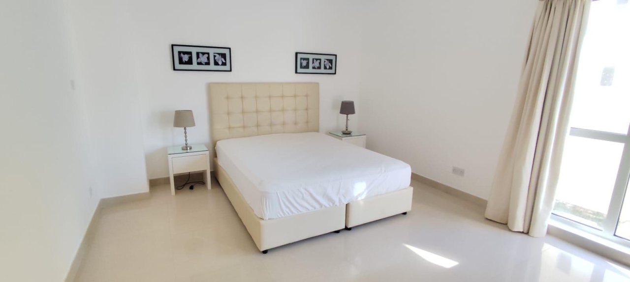 property 382 image 1