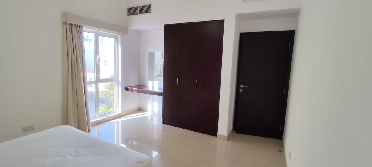 property 382 image 0