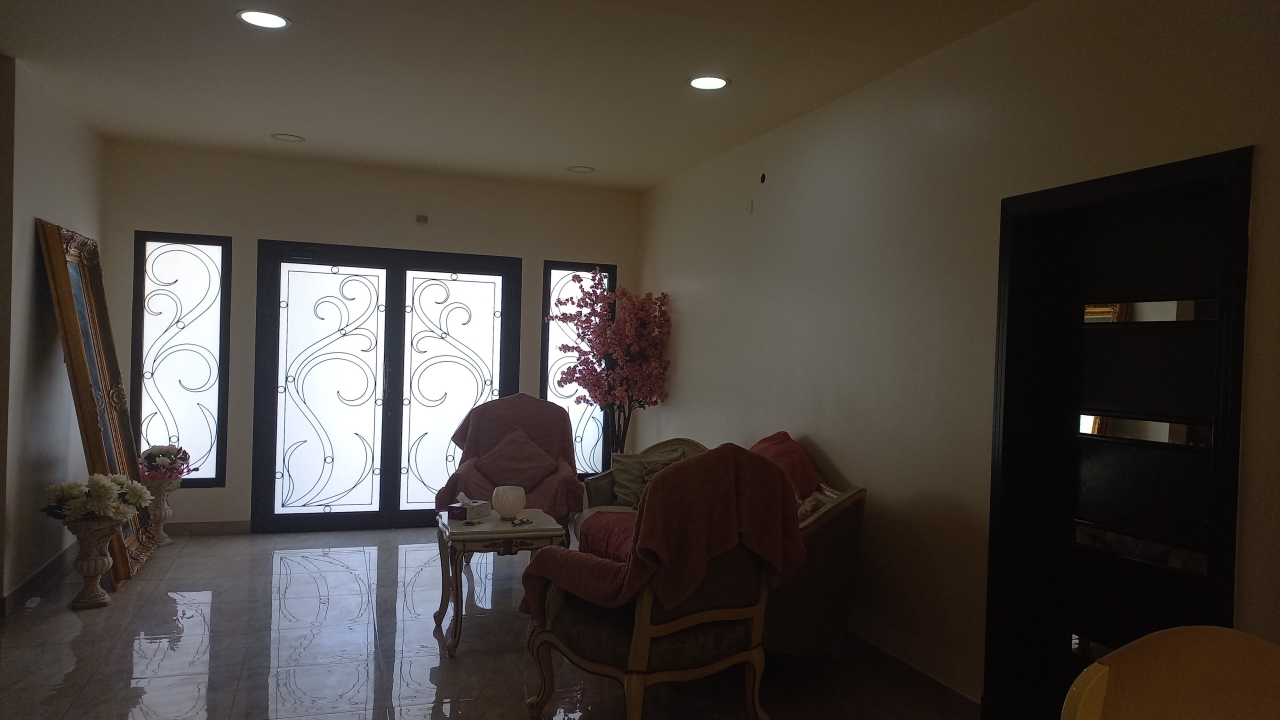 property 386 image 0